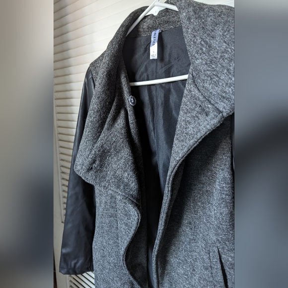 Fabletics Jacket size Small, Gray and Black - Picture 10 of 12